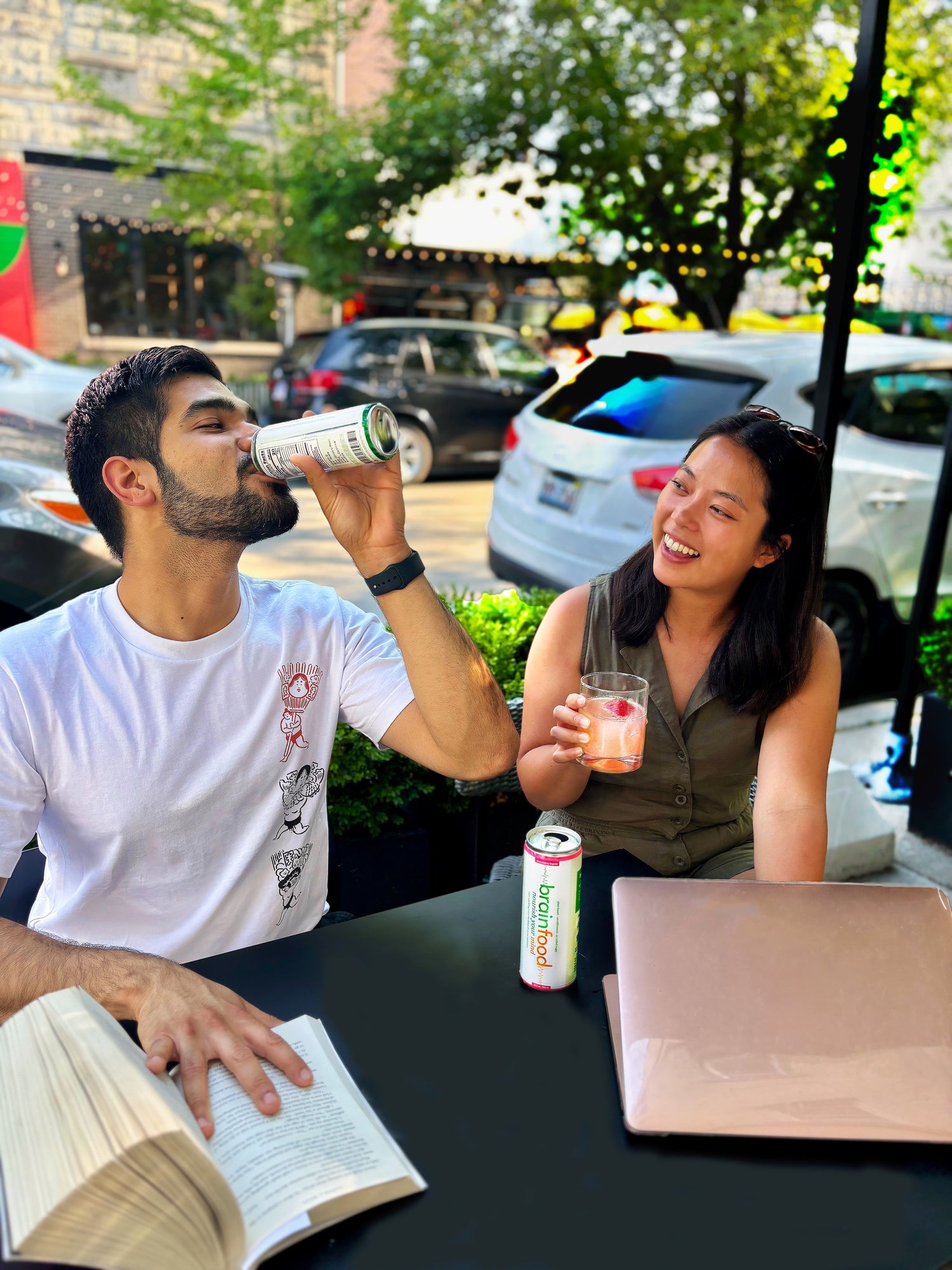 Nootropic Uncaffeinated beverage brain health for focus stress with friends